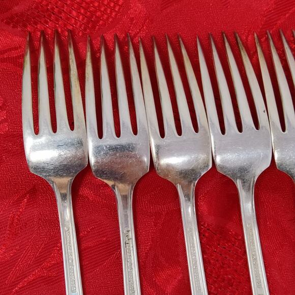 7X Wm Rogers TREASURE International Silver Plate Dinner Forks 1940 Silverware - Picture 10 of 14